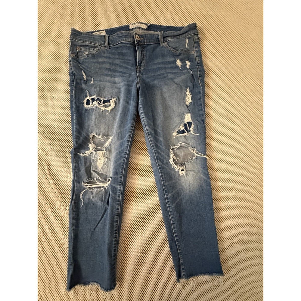 Torrid Jeans Boyfriend Crop Sz 18 Stretch Blue Straight Leg Destroyed Mid‎ Rise